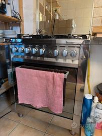 Cucina a Gas Hotpoint di Ariston