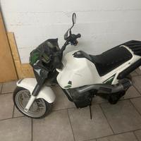 Moto a batteria peg perego