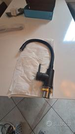 Rubinetto cucina Fandipitous flessibile nero