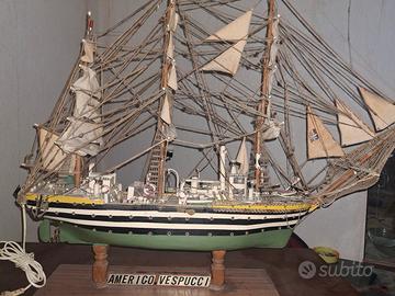 veliero in legno