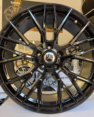 Cerchi NUOVI Mercedes raggio 19 cod.8221