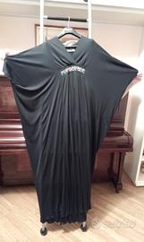 Abito elegante tipo kaftano.