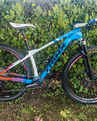 Bicicletta MTB TRINX  carbon tg S