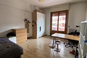 Due stanze libere a novoli da aprile