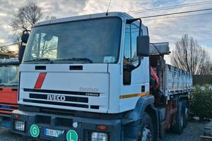IVECO 3 ASSI CON LA GRU FASSI