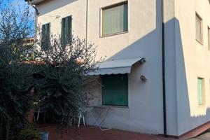 Terratetto ristrutturato con doppio garage