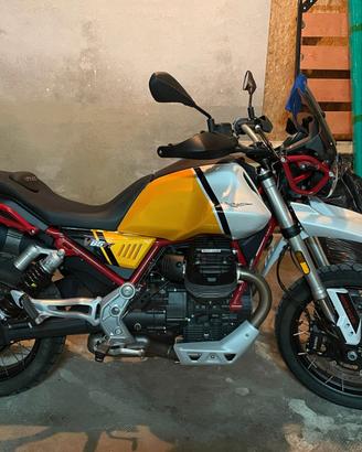 Moto Guzzi V85TT evocative graphics EURO 5