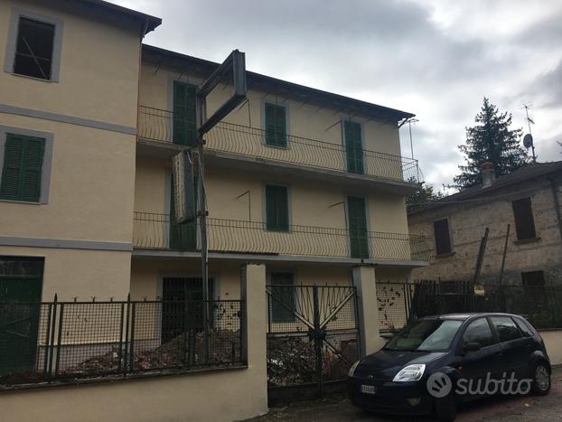 Ex-Albergo 1200 mq coperti + 1500 scoperti