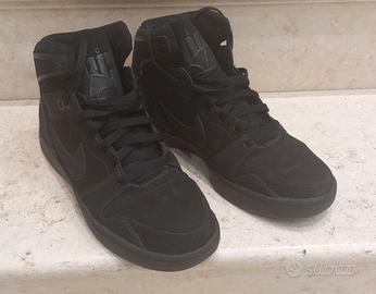 Scarpe Nike Air da uomo alte numero 42 5 Abbigliamento e