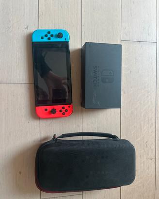 Nintendo switch + custodia e case