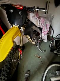 Suzuki rm-z ufficiale valenti