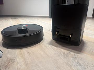 Robot aspirapolvere e lava pavimenti