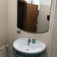 Mobiletto bagno sospeso con specchio