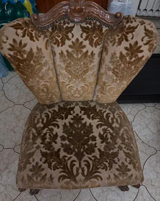 Poltroncine in legno e velluto marone
