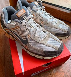 Nike vomero 5 taglia 45 uomo