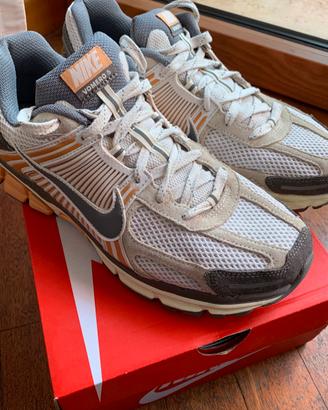 Nike vomero 5 taglia 45 uomo