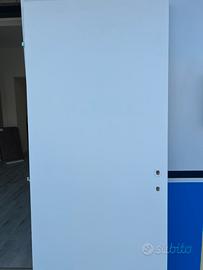 Porta battente bianco liscio
