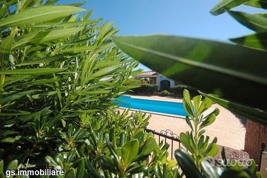 San teodoro villetta con piscina e giaridino
