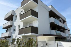 4 LOCALI A SPOLTORE