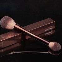 Pennello Veil powder brush Hourglass