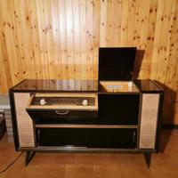 Mobile Antico con Radio e lettore dischi 