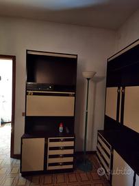 Mobiletto da salotto con radio anni 70