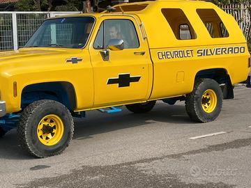 M102 - Chevrolet Silverado pick up