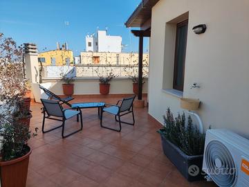 Piccolo attico con terrazzo