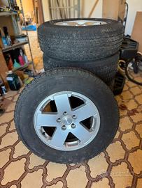 Gommme  con cerchio da 18 jeep Wrangler