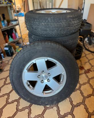 Gommme  con cerchio da 18 jeep Wrangler