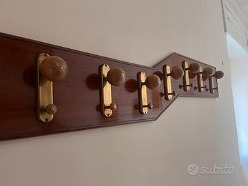 Appendiabiti in legno antico