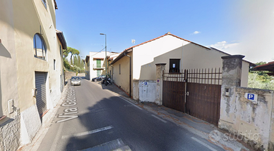Monolocale con posto auto a Firenze