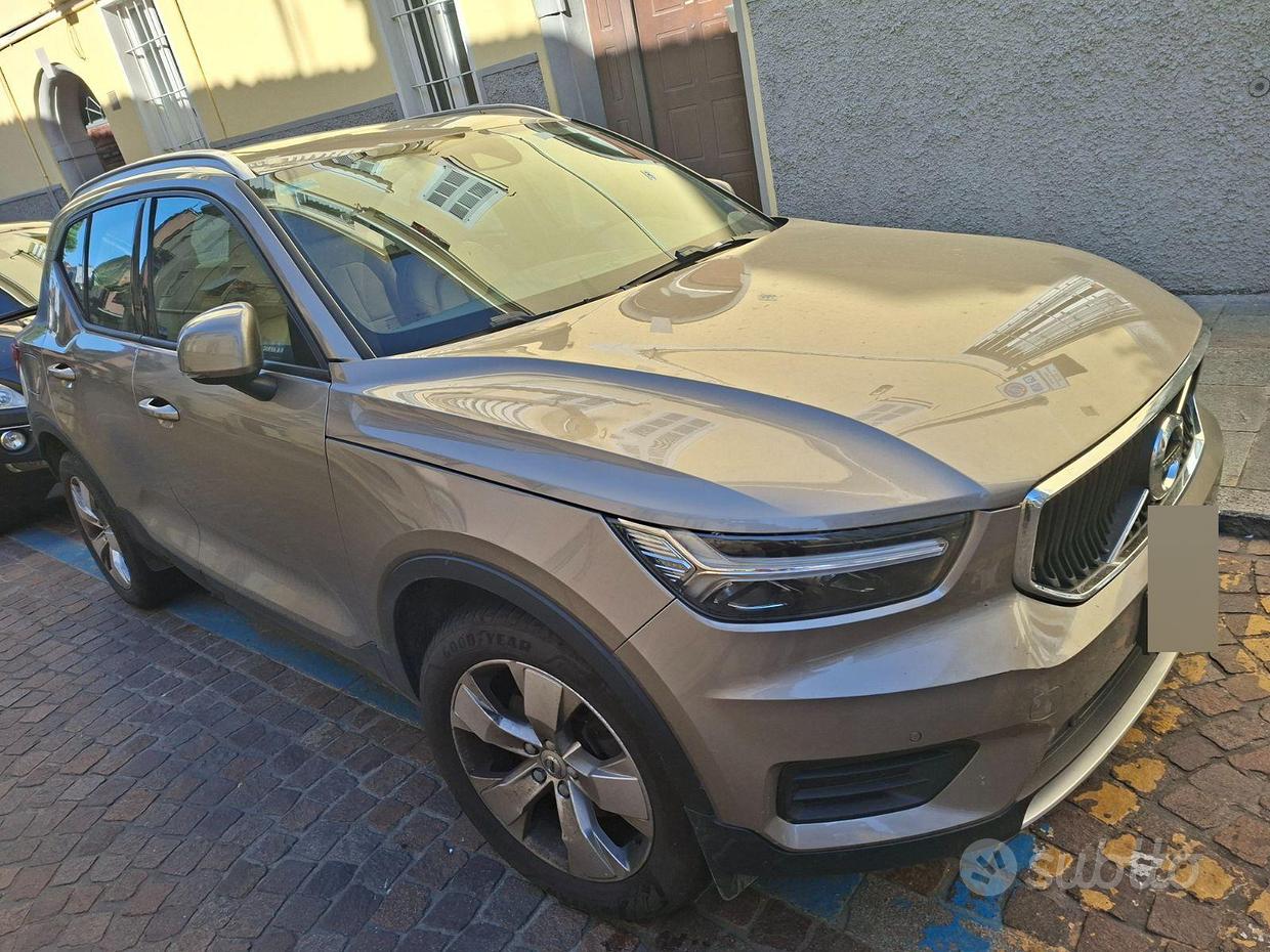 Volvo XC40 (2017-->)