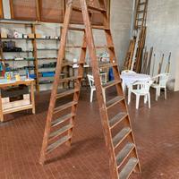 Scala doppia in legno 