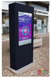 Vetrina digitale TOTEM laminato nero MONITOR 40”