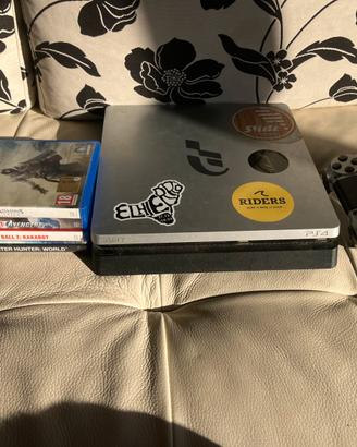 Ps4 slim 1 TB