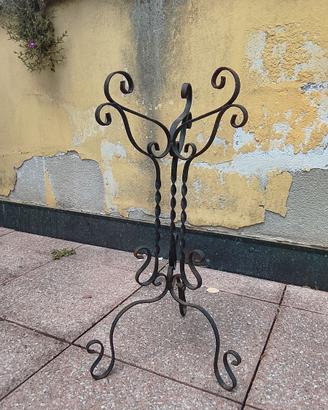 Porta vaso ferrobattuto