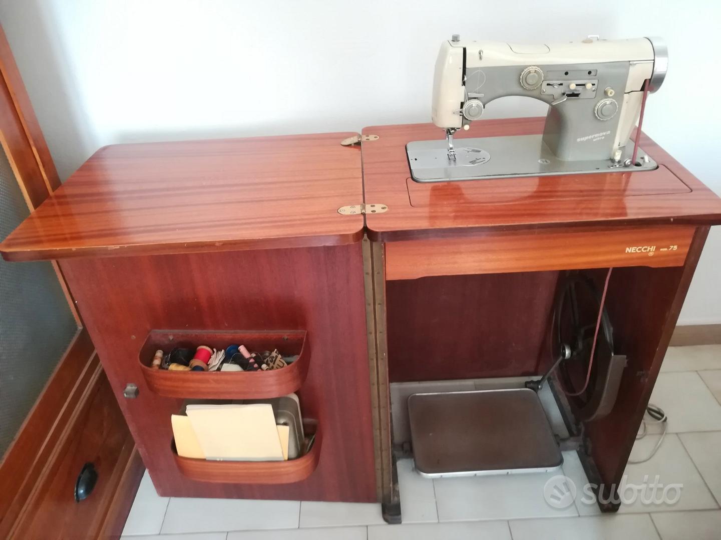 Macchina da cucire NECCHI mod 75 con mobile - Annunci Bergamo