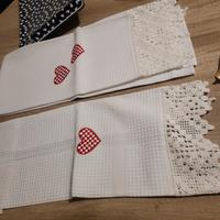 coppia asciugamani nuovi con cuore 