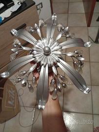 Lampadario floreale con vetri di cristallo