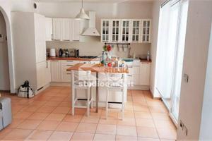 Appartamento di 90 m² con 3 locali e box auto a Ca