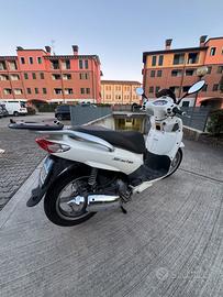 Scooter kymco