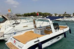 Manò Marine Nesis 23.50 Open - ampio spazio