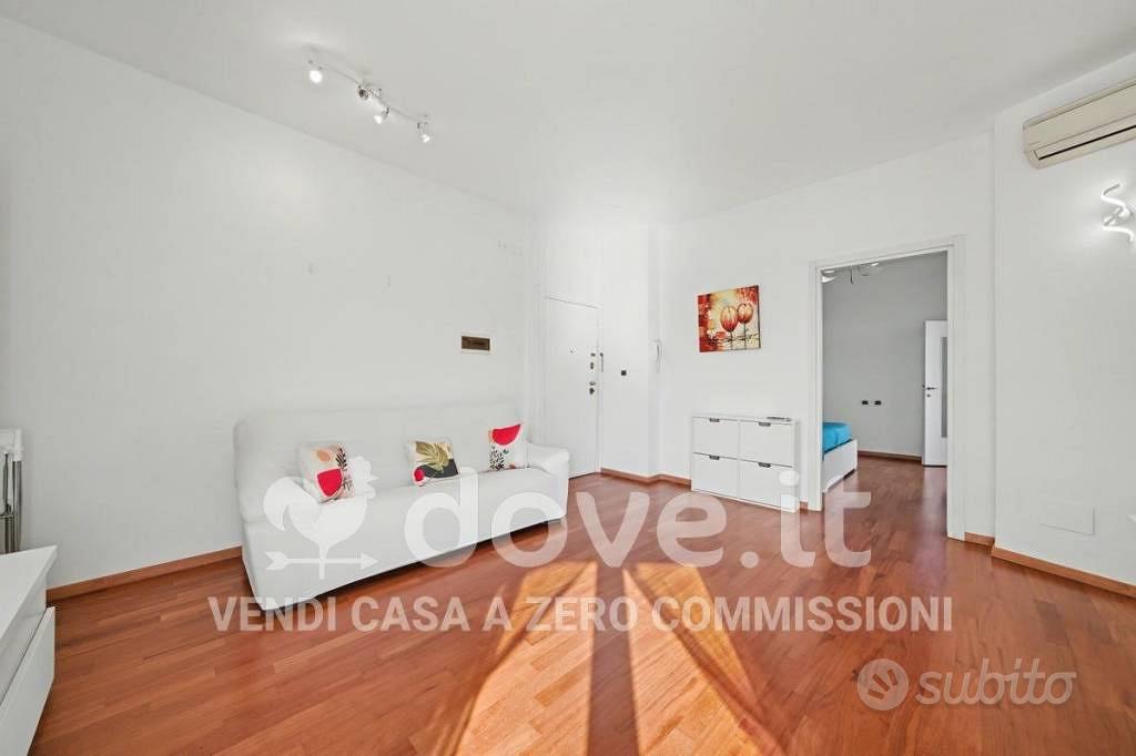 Appartamento di 80 m² con 3 locali e posto auto a - Altro