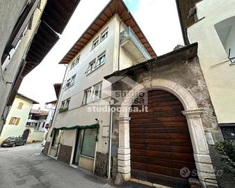 ISERA - AMPIO APPARTAMENTO IN CENTRO STORICO