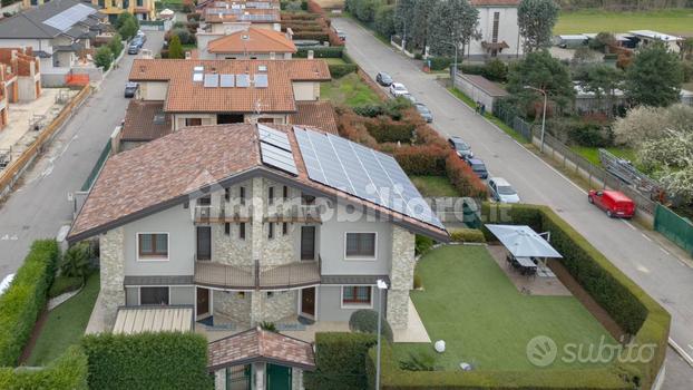 Villa bifamiliare di prestigio