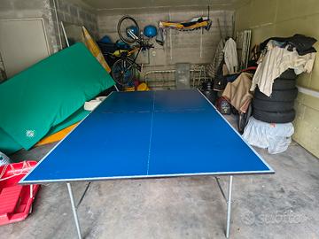 Tavolo da ping pong con rete , due racchette 
