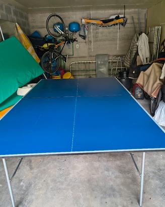 Tavolo da ping pong con rete , due racchette 