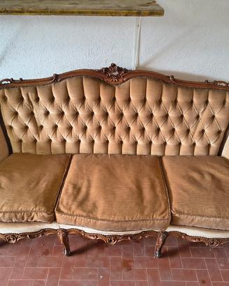 Divano con 2 poltrone, tavolo e angolo