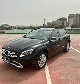 Mercedes-Benz GLA 180 Business 2019 benzina auto